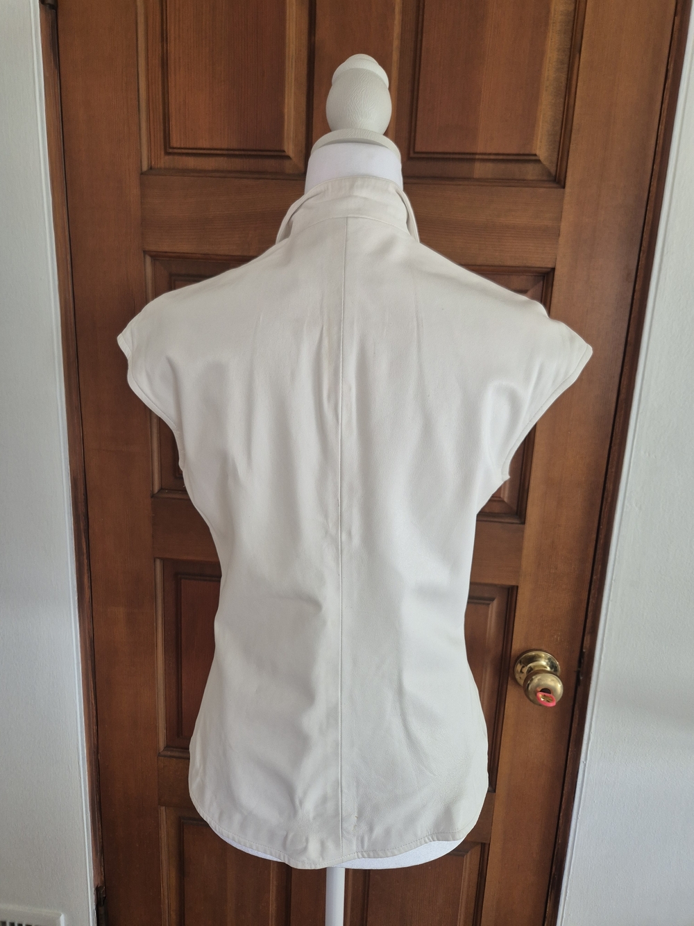 Salvatore Ferragamo White Softest Lamb Leather Cap-Sleeve Button Down Shirt Vest - Picture 2 of 4